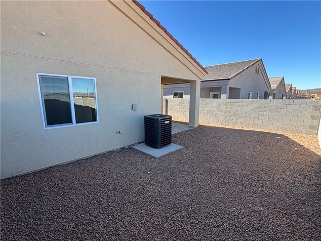 Building Photo - 2553 Sycamore Ave