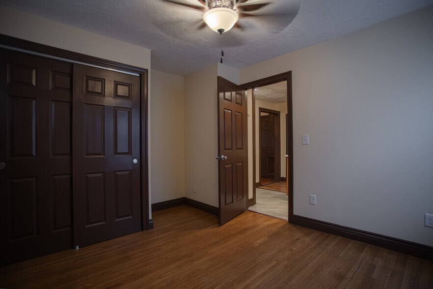 Building Photo - 121 N 38th Ave