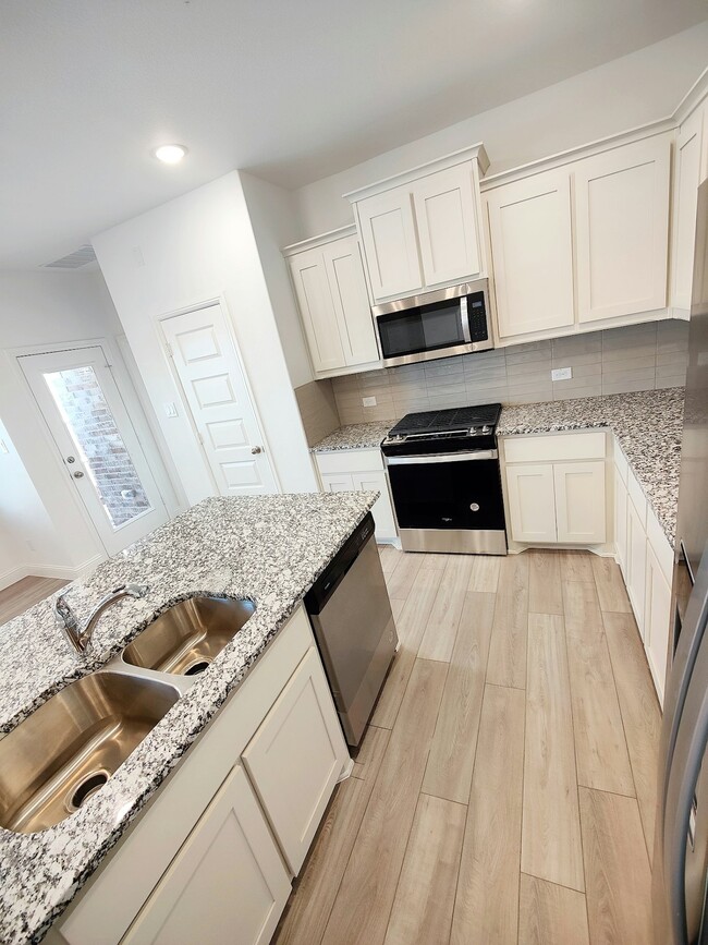 Building Photo - 234 Griffith Dr