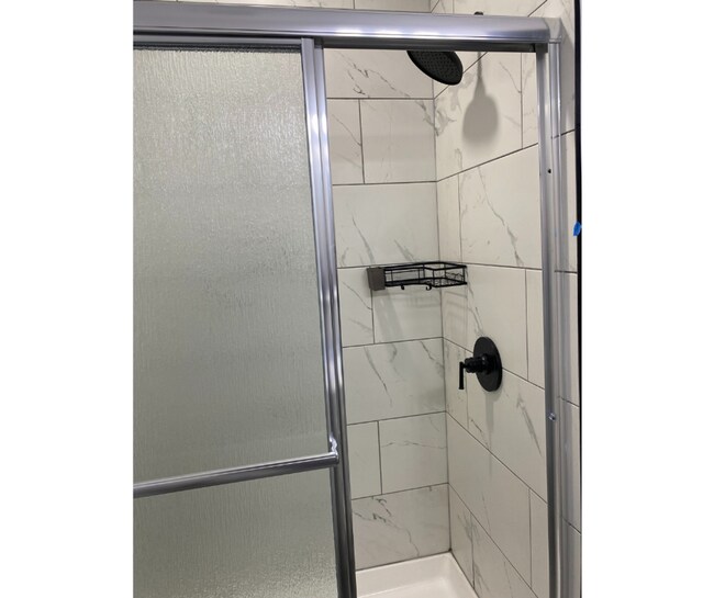 Building Photo - 710 N Fulton Ave