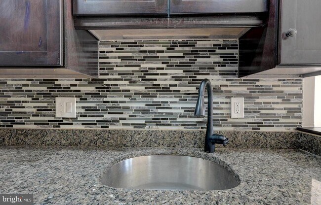 Building Photo - 1900 Lyttonsville Rd