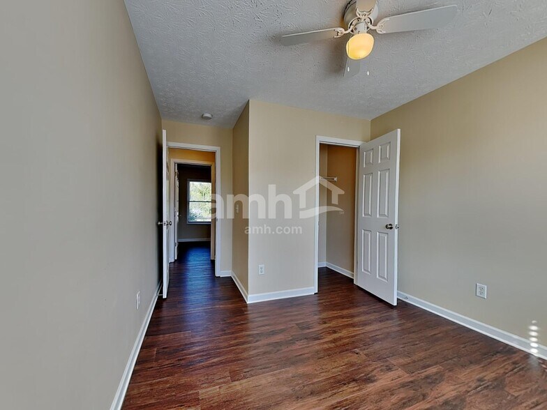 Building Photo - 552 Wildlife Ct