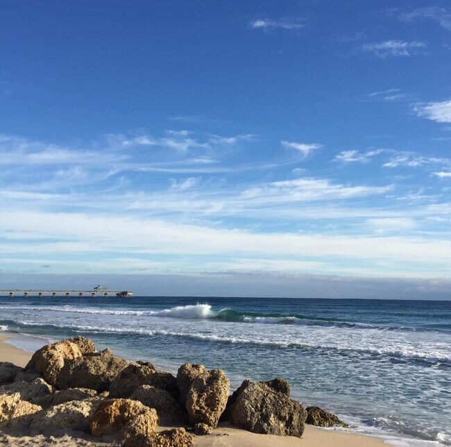 Building Photo - 1629 Riverview Rd