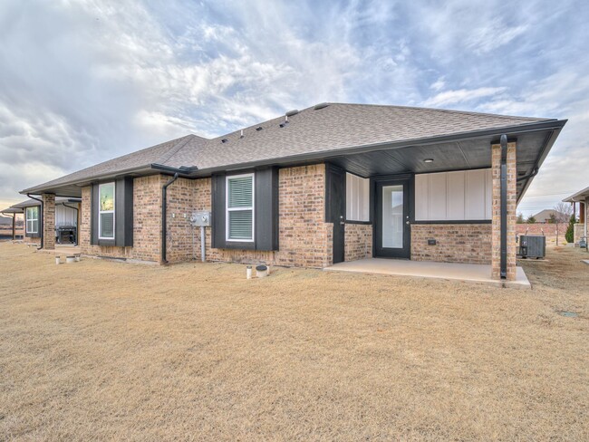 Building Photo - 5816 Goldfinger Rd