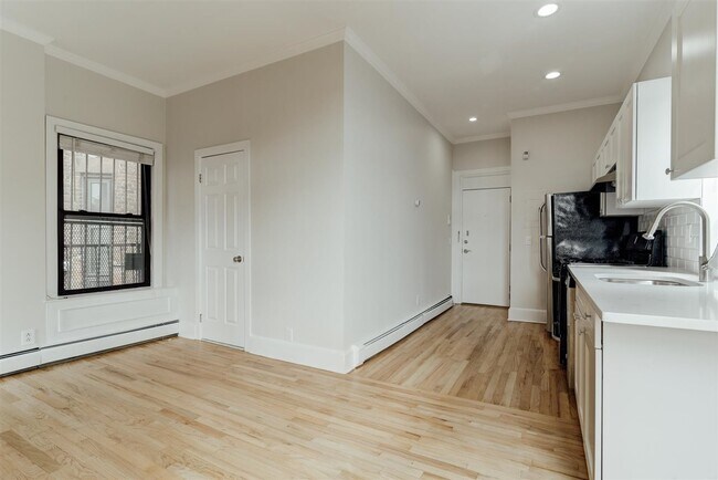 Building Photo - 465 Jersey Ave