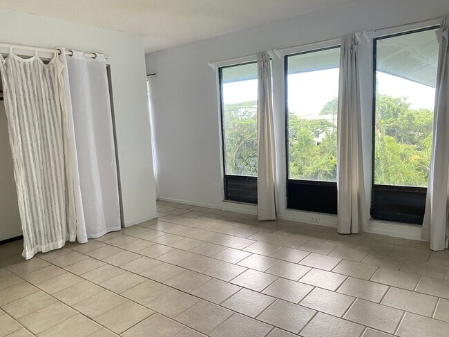 Building Photo - 3BR/2.5BA Condo in Wainaku - Hale Huki