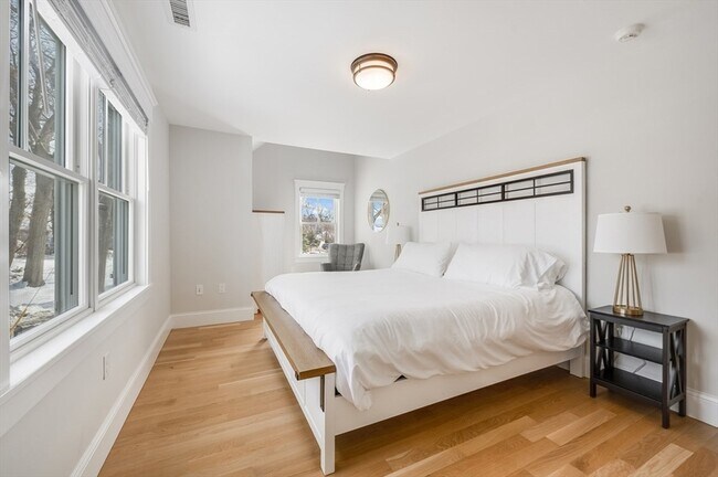 Building Photo - 6 Stanwood Pt