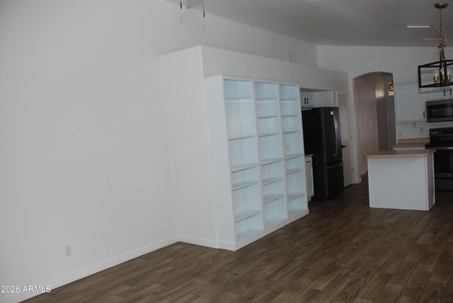 Building Photo - 249 W Grovers Ave