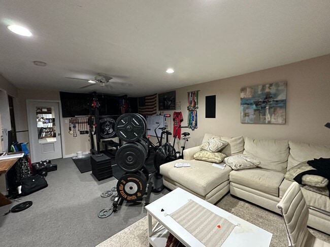 Building Photo - PRICE DROP + NO BROKER FEE....Townhouse, Central AC, 2 Parking Spots