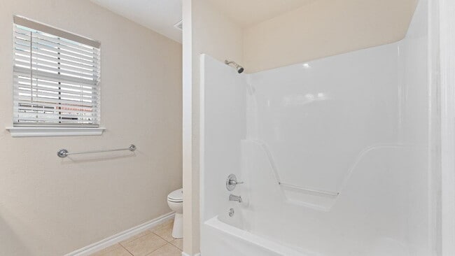 Building Photo - "Homey 3-Bed Home with Granite Finishes in Fayetteville – Your Perfect Retreat Awaits!"