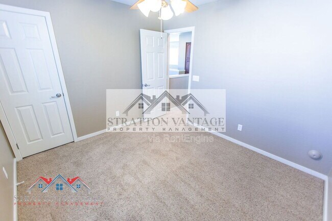 Building Photo - 544 N Alma School Rd