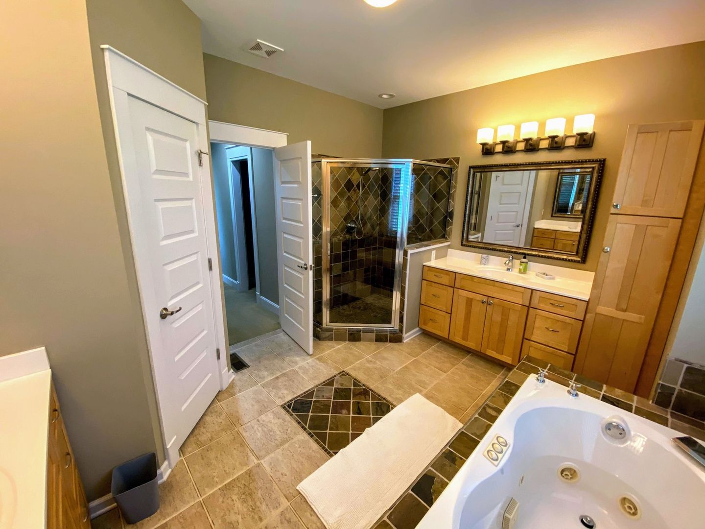 Building Photo - 109 Lantern Trail