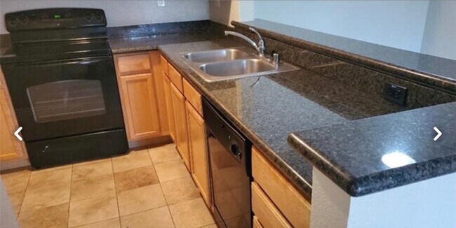 Building Photo - 2325 Del Mar Way # 103