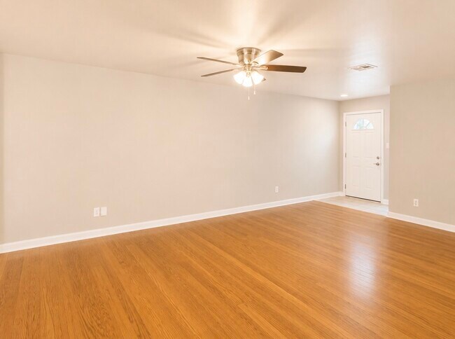 Building Photo - 4713 N Harvey Pkwy