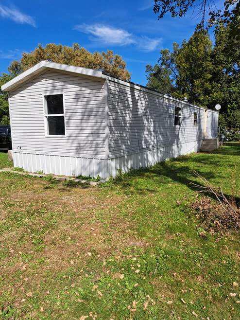 Building Photo - 111 Lindsay Dr