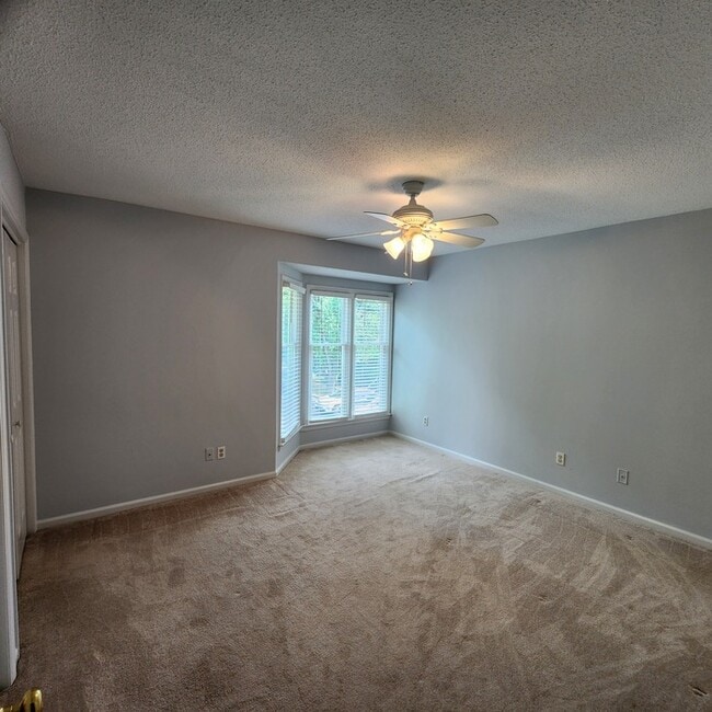 Building Photo - 2831 Edridge Ct
