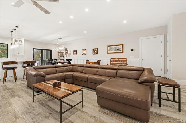 Building Photo - 55 S Phillips Ave