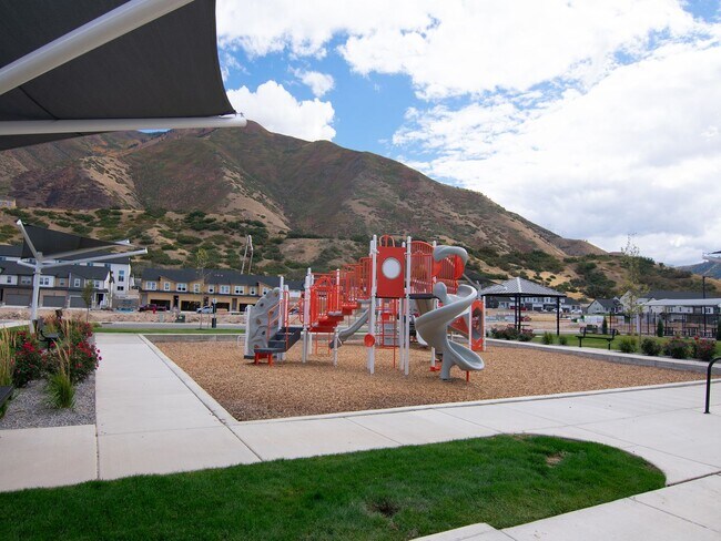 Building Photo - *Harmony Ridge in Mapleton