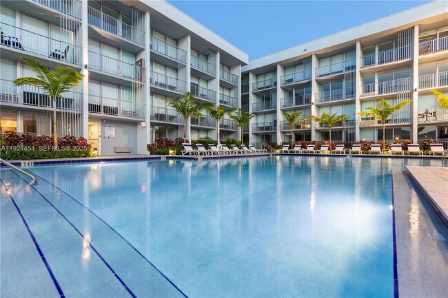 Building Photo - 1950 W 49th St