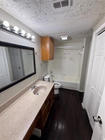 Building Photo - 9601 Forest Ln