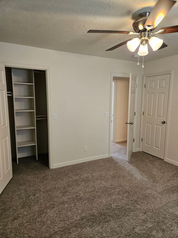 Building Photo - 1356 S 30 E