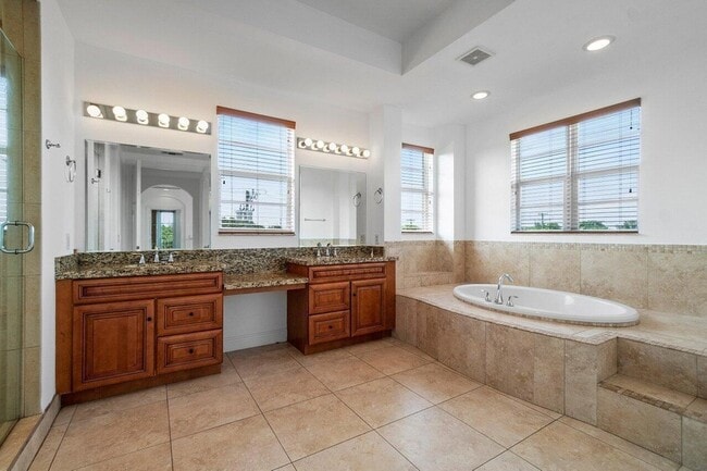 Building Photo - 811 S Federal Hwy