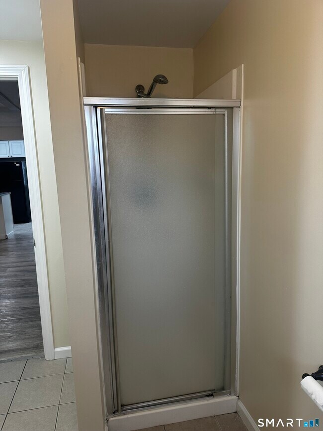 Building Photo - 4 Eastview Dr