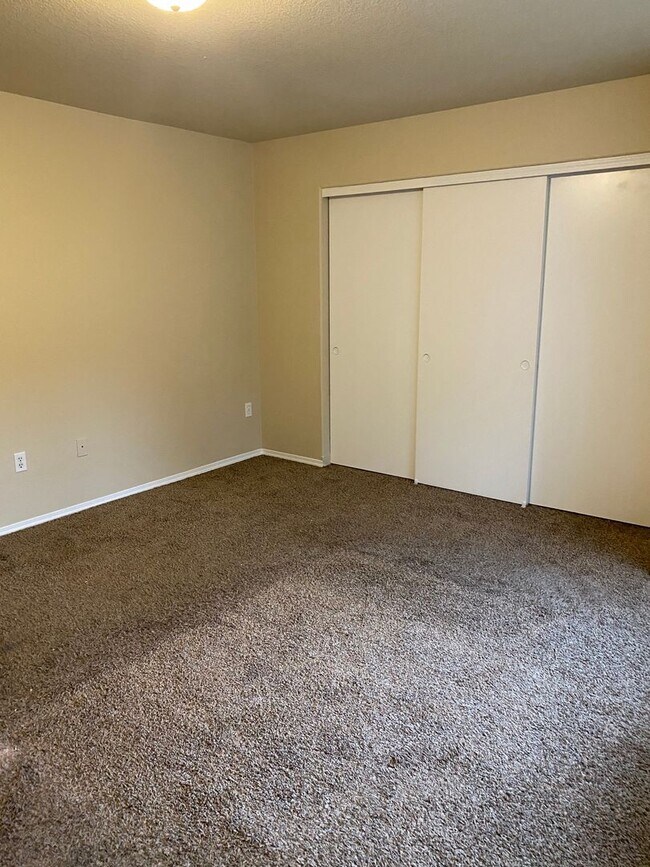Building Photo - 136th Duplex