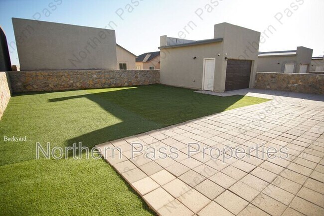 Building Photo - 14380 Tobe Davis Dr