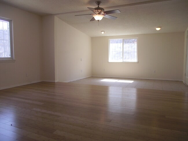 Building Photo - Northeast El Paso 3 Bed Refrig A/C w/Mount...