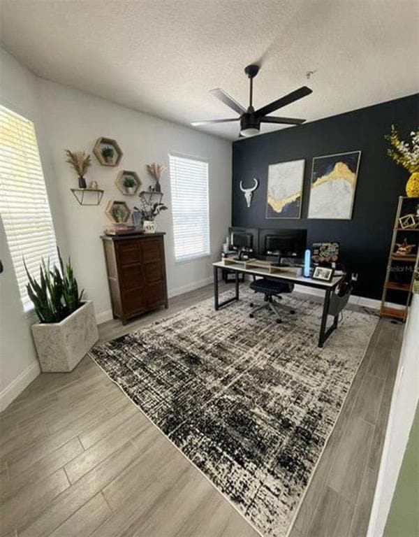 Building Photo - 10400 Eastpark Woods Dr