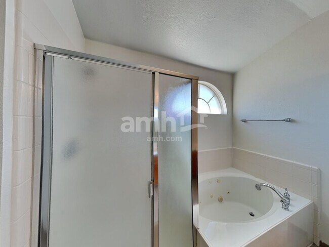 Building Photo - 1224 Riverside Rd