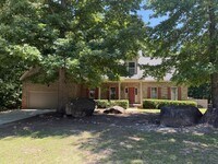 Building Photo - 371 Amanda Dr