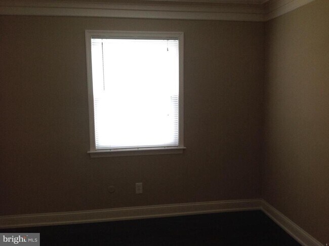 Building Photo - 298 Birch Dr