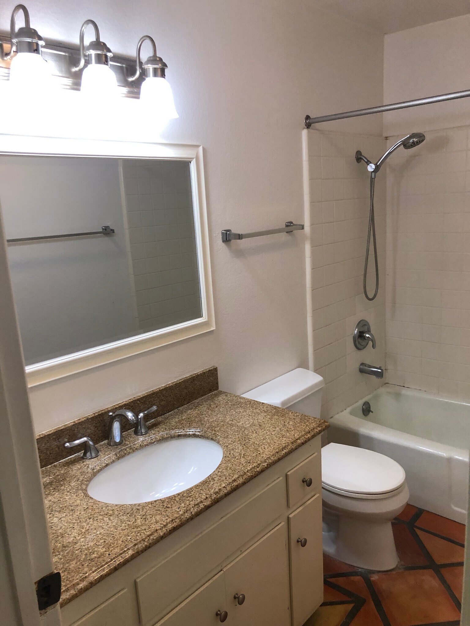 guest bathroom - 408 Ellwood Beach Dr