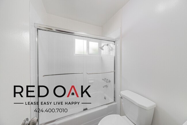 Building Photo - 4433 Colbath Ave