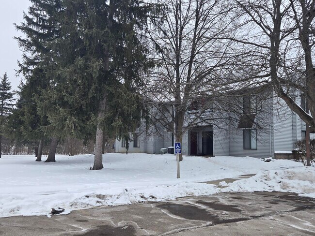 Building Photo - 3862 Sparrow Wood Dr