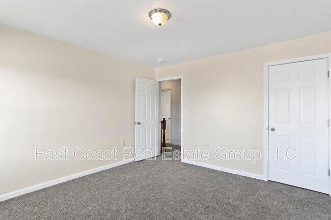 Building Photo - 116 Celadon Dr