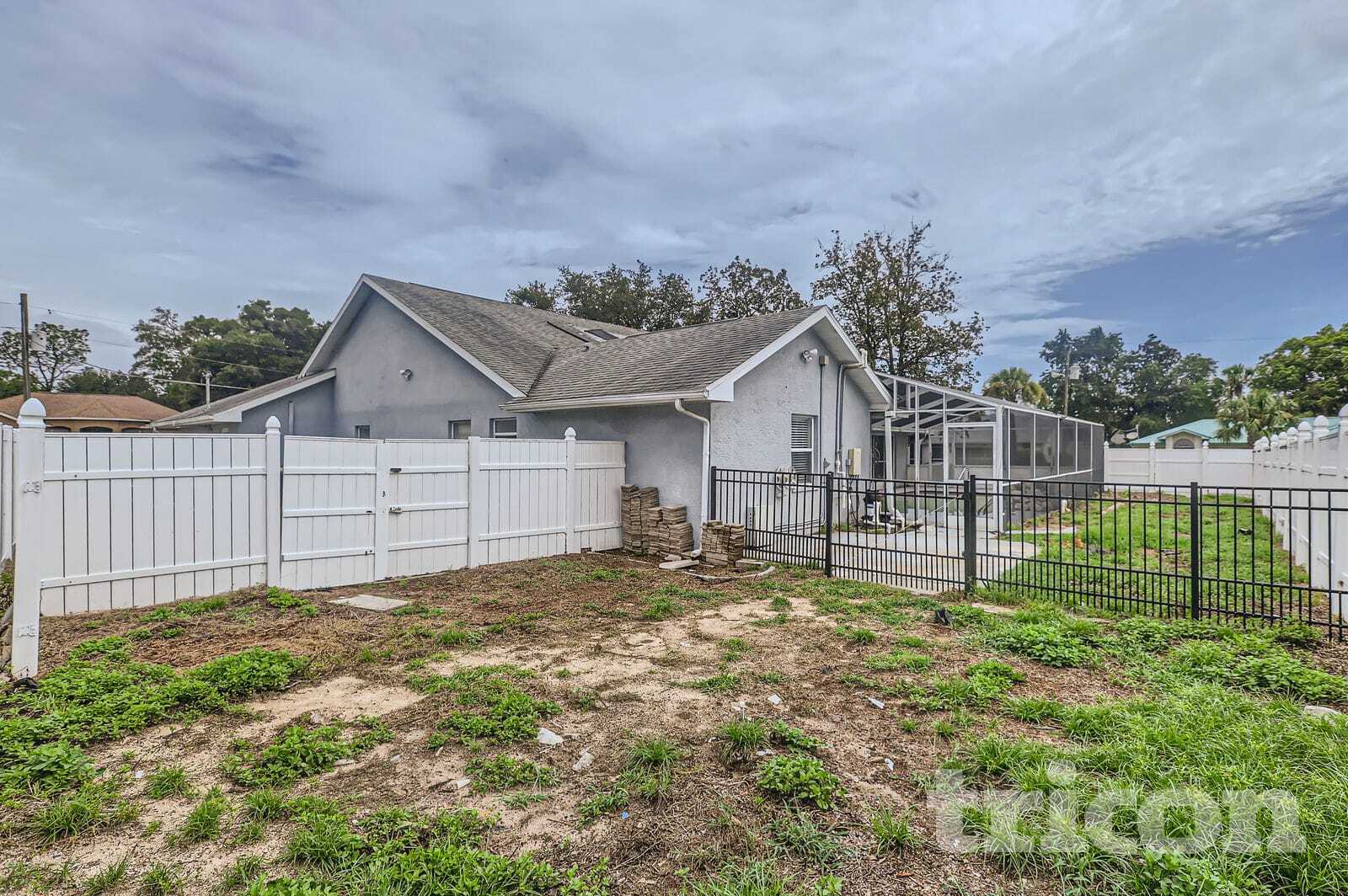 Building Photo - 13530 Coronado Dr