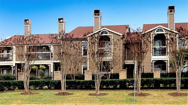 Primary Photo - 1860 White Oak Dr