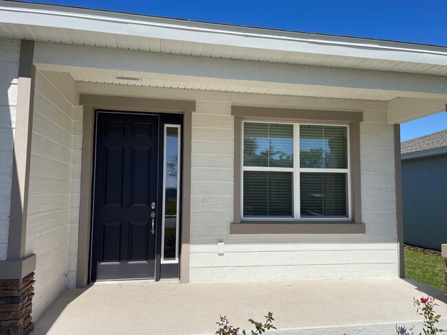 Building Photo - ***Move-In Special: 2 Weeks Free Rent! | B...
