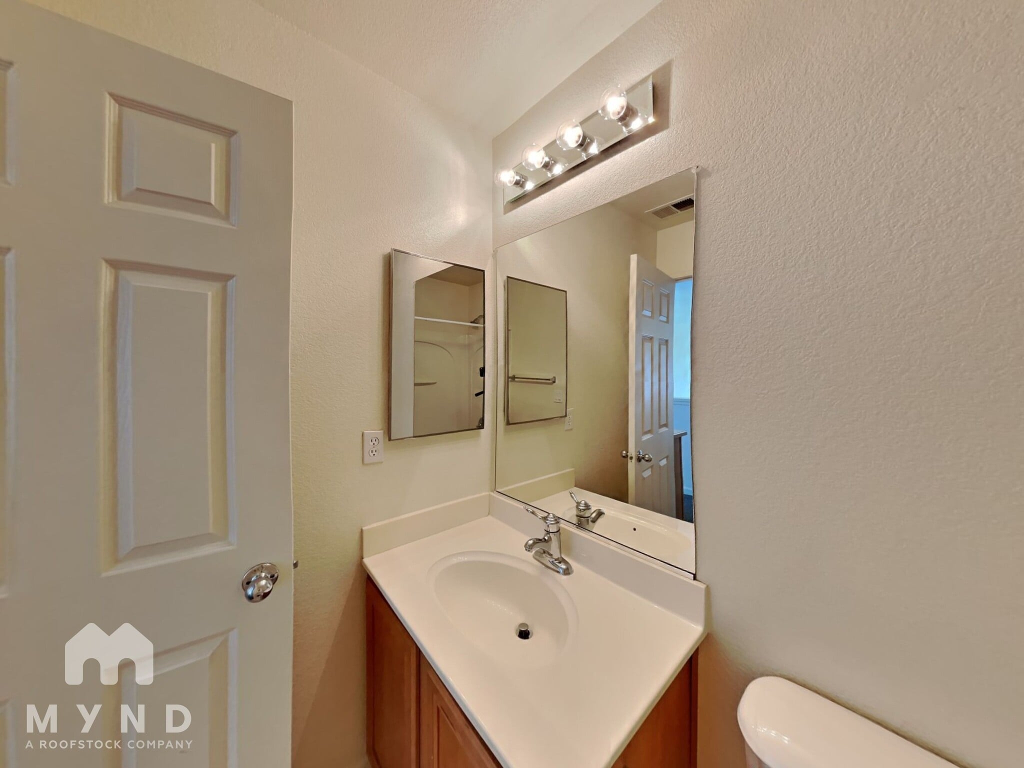 Building Photo - 9175 Brown Eagle Ct