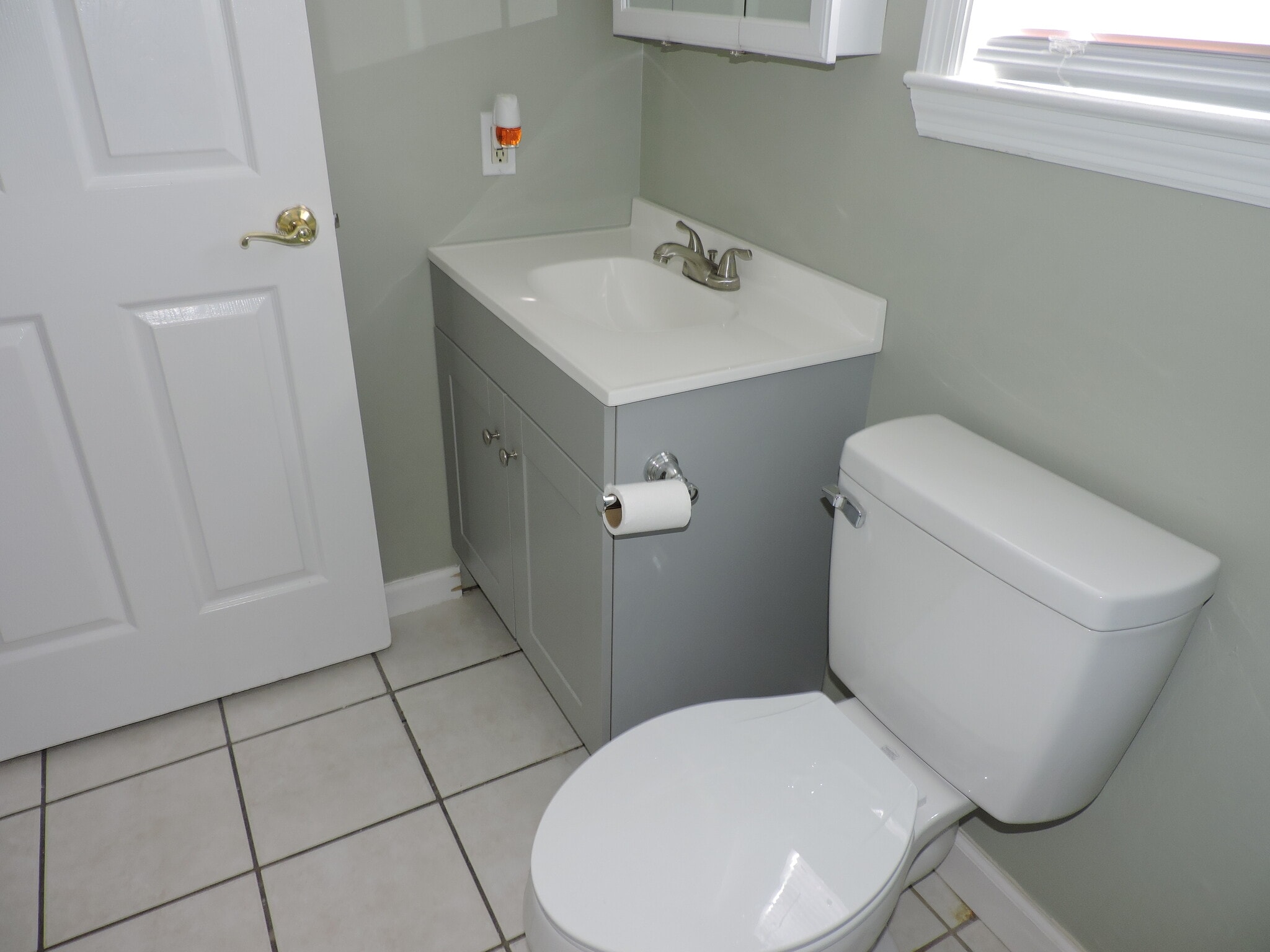 Building Photo - 5931 Pinetree Ave