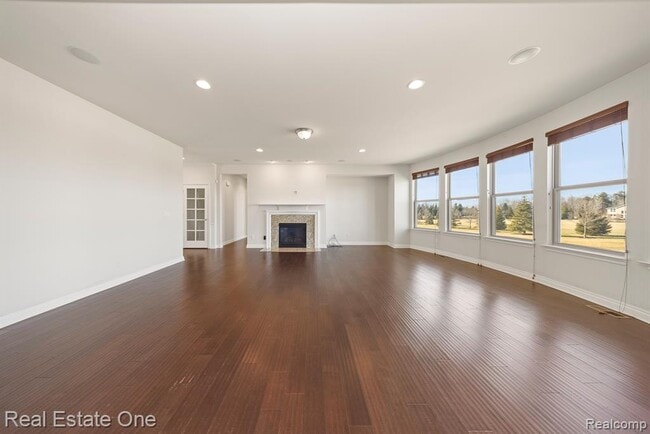 Building Photo - 101 Oakland Crest Dr