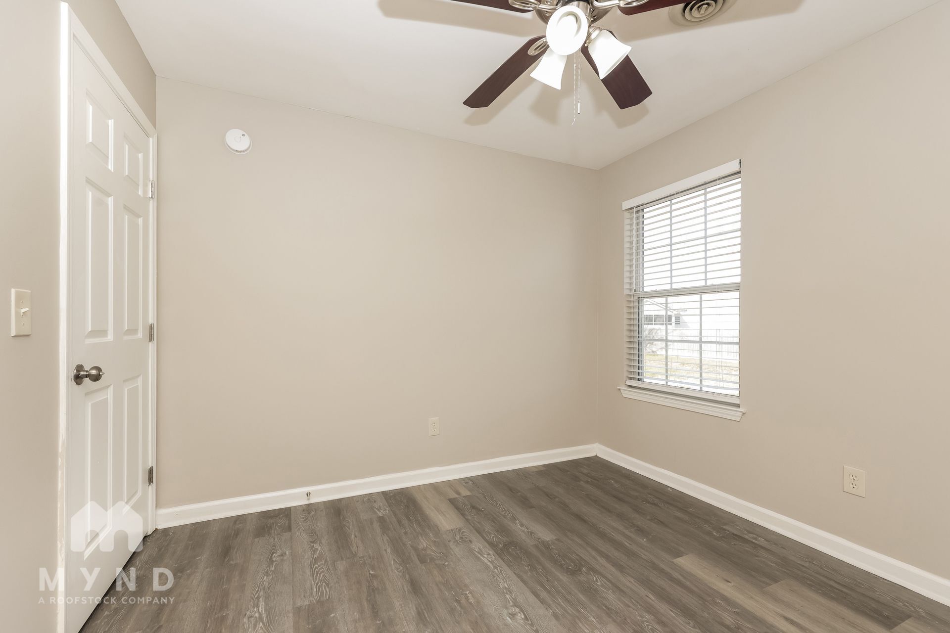 Building Photo - 2423 Lismore Dr