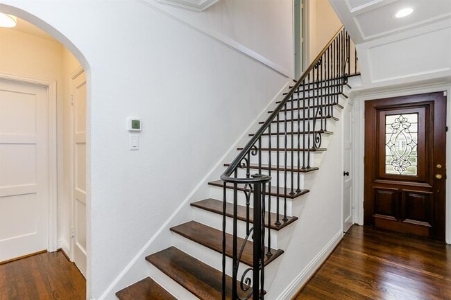 Building Photo - 3125 Wroxton Rd