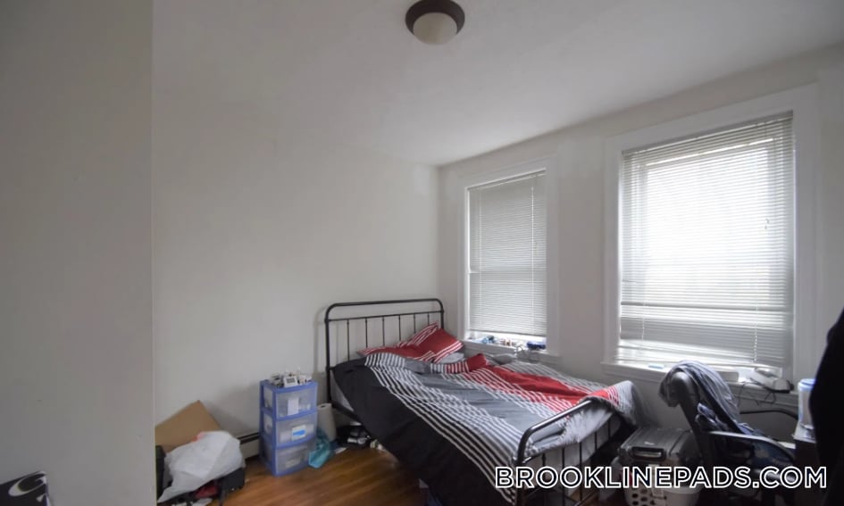 Building Photo - 73 Thatcher St