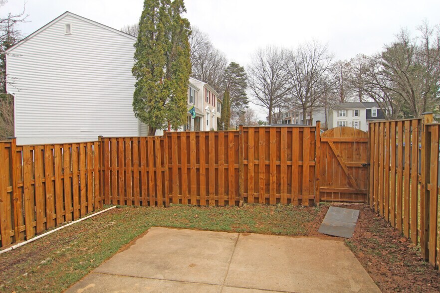 Building Photo - 6148 Martins Landing Ct