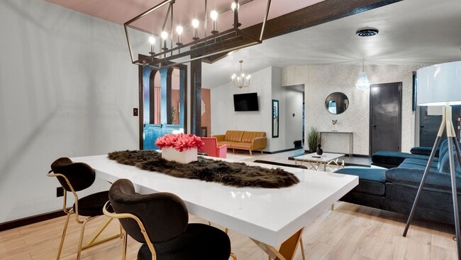 Building Photo - Fully furnished 3/2 Ardmore Highly Desired Neighborhood in ARDMORE