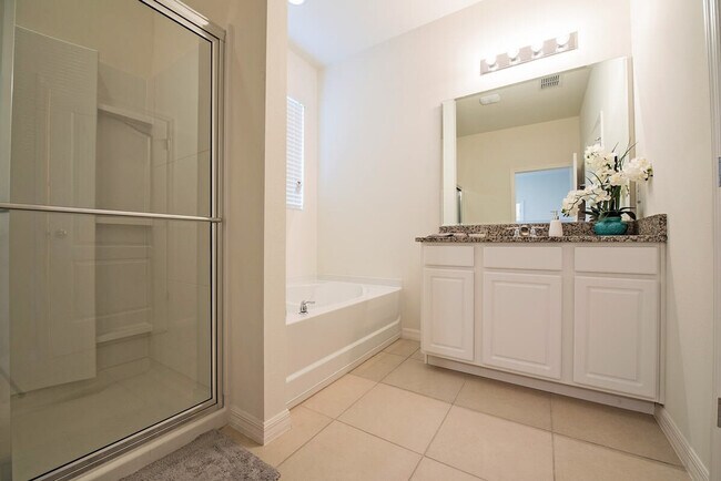 Building Photo - 5277 Oakbourne Ave